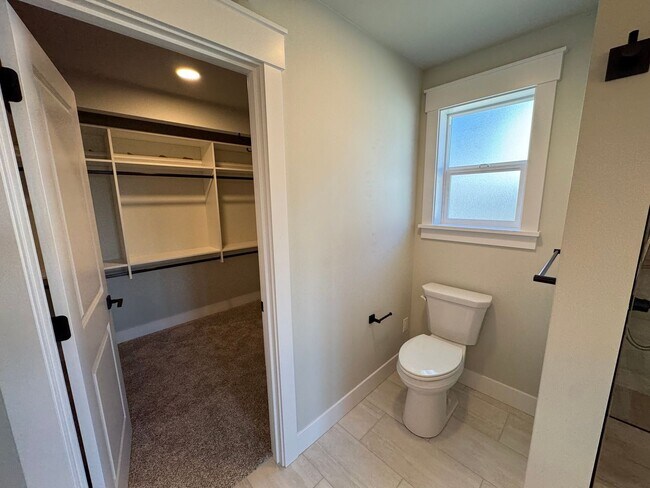 Building Photo - 5941 Ranch Lp