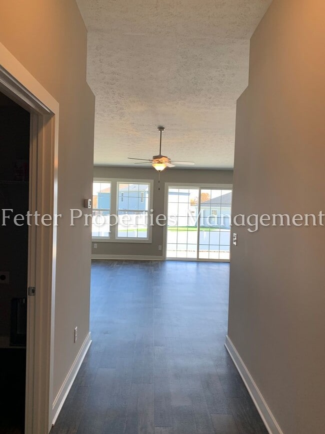 Building Photo - Gorgeous 3 Bedroom Home!