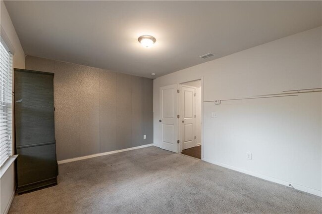 Building Photo - 915 Society Cir