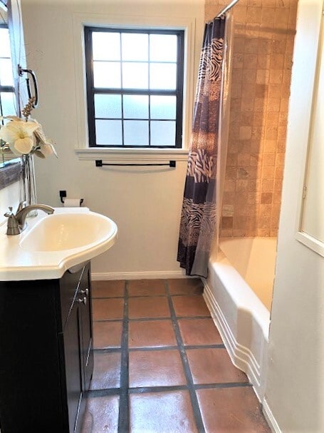 Bathroom - 14832 Hartsook St