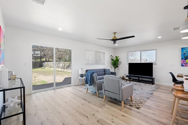 Building Photo - 6104 Reicher Dr