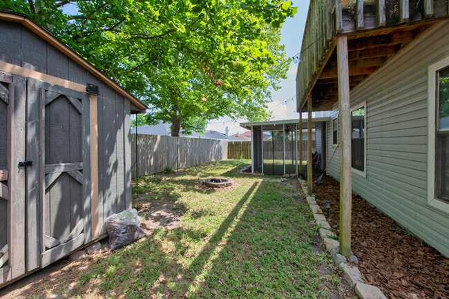 Building Photo - 493 Marker Cove