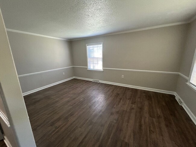 Building Photo - Spacious 3 bedroom 3 bath home for rent