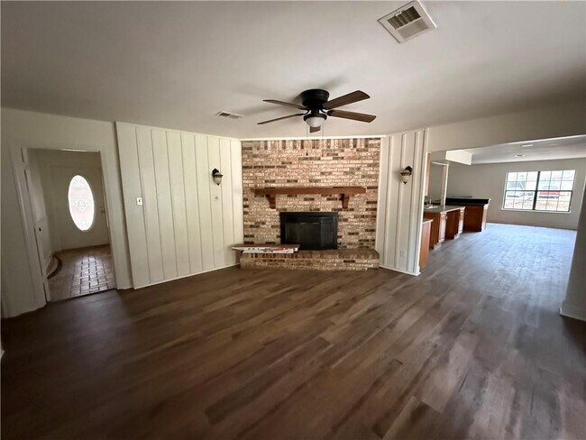 Building Photo - 2333 Burgett Rd