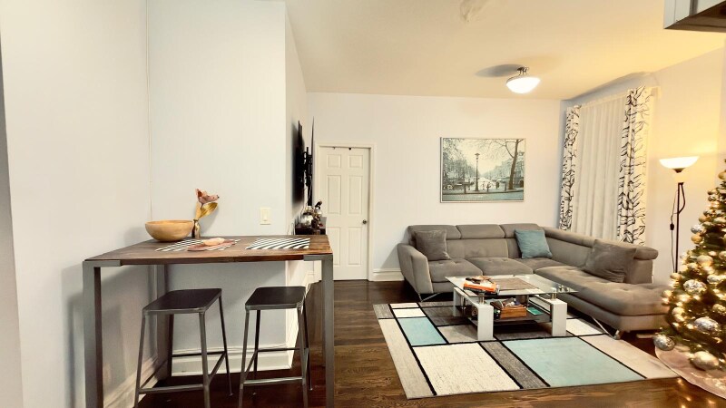 Building Photo - 511 W 151st St