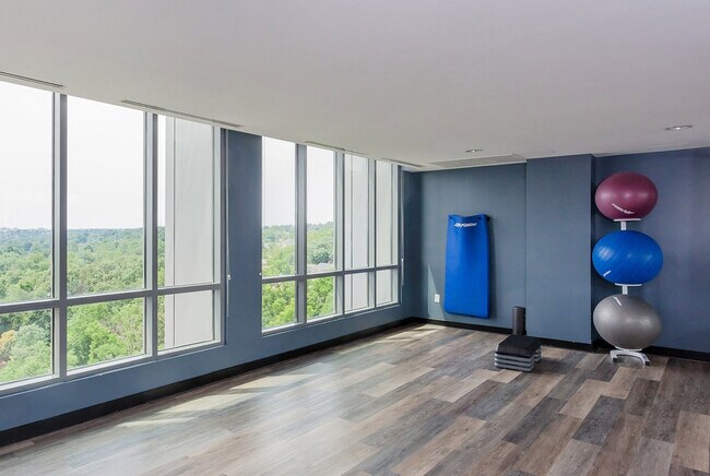 Building Photo - 3110 Mt Vernon Ave