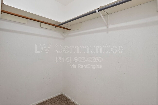 Building Photo - 20021 Cottonglade Ln