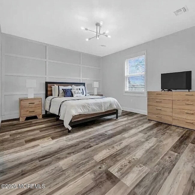 Building Photo - 1143-1145-1145 Roe Ave