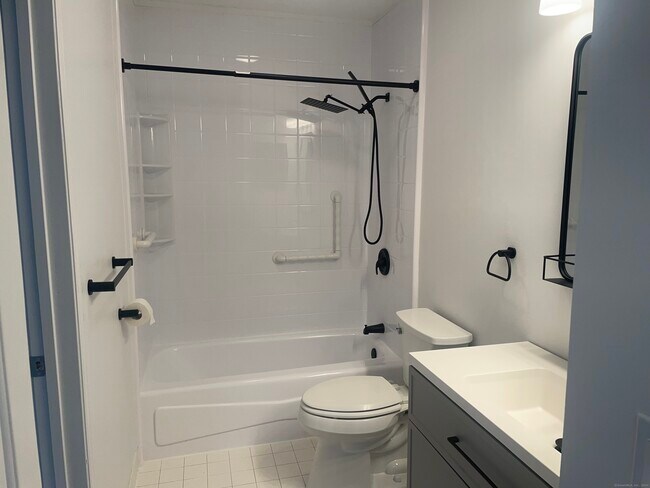 Building Photo - 173 Foxbridge Village Rd