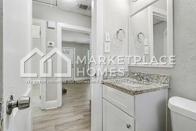 Building Photo - 2984 Semmes St