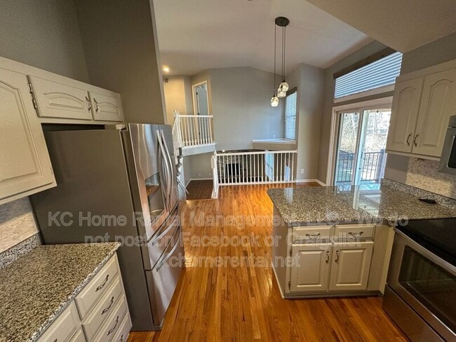 Building Photo - 224 S Huntsman Blvd