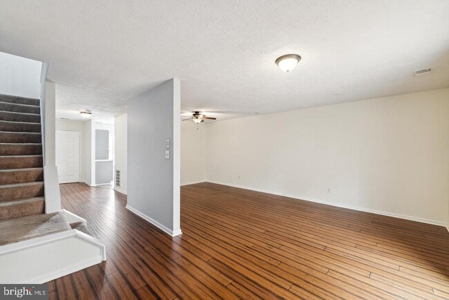 Building Photo - 16250 Taconic Cir