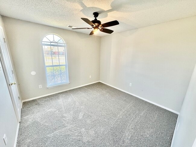 Building Photo - 9117 Preakness Dr