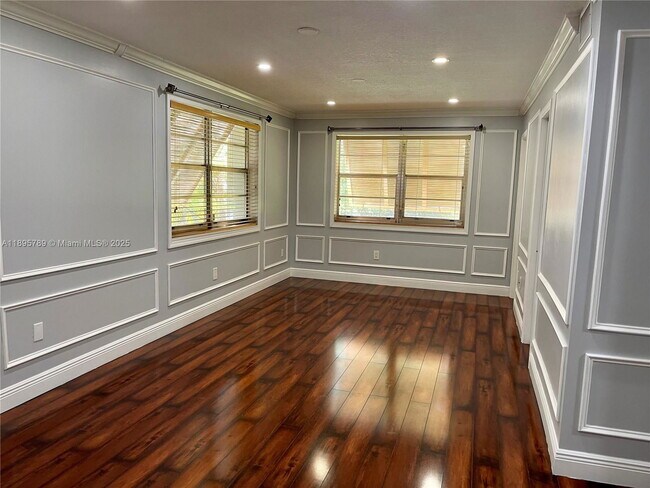 Building Photo - 9456 SW 77th Ave