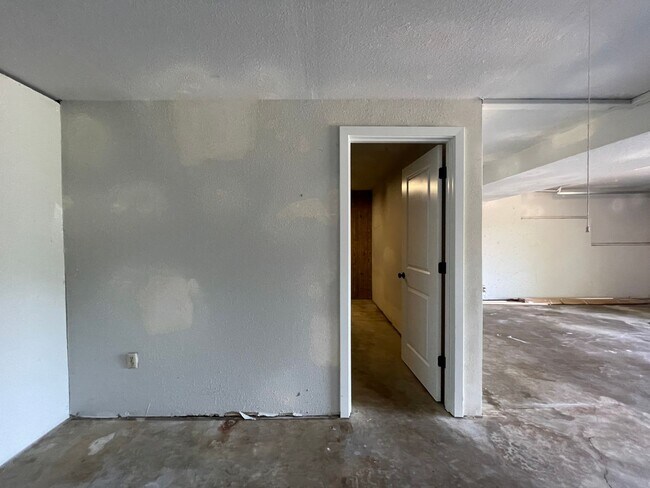 Building Photo - Private Valley Remodeled Home In Damascus 3Bd/2.5Ba with Basement!!! Beautiful Deck with Amazing ...