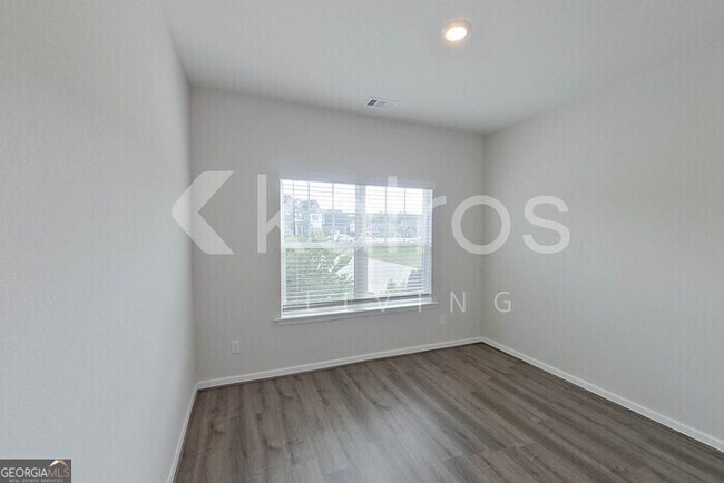 Building Photo - 3494 Bridgewood Dr