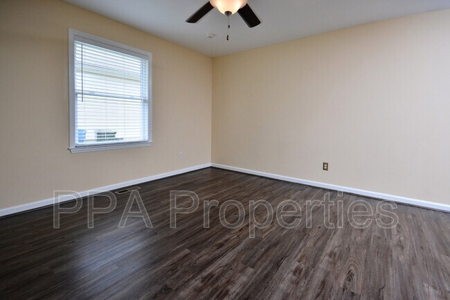 Building Photo - 2408 Francis St