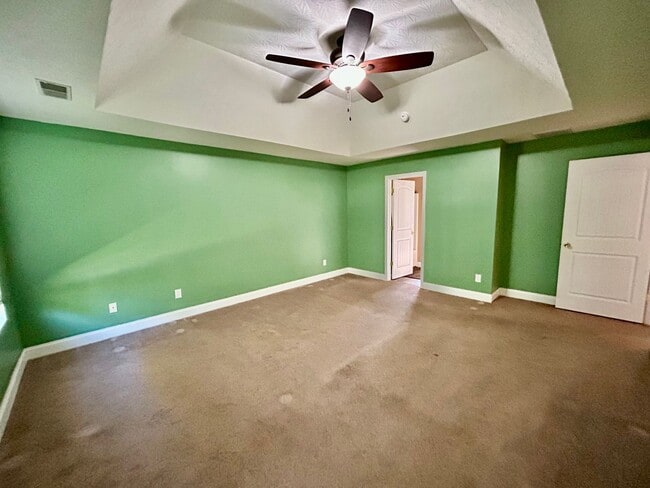 Building Photo - Large 4 Bed, 2.5 bath in Lexington!