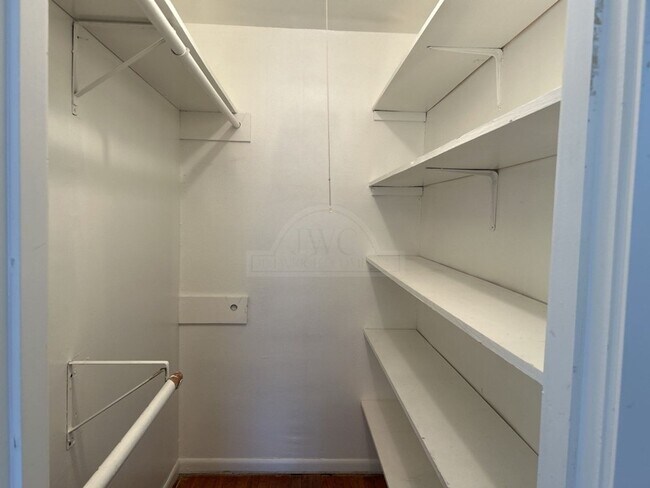Building Photo - 2309 Sunny Ln