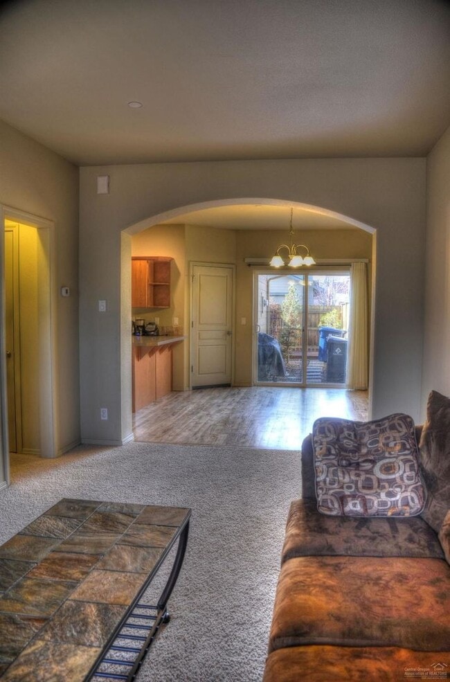 Building Photo - ** 1/2 OFF FIRST MONTH** Darling Townhouse...
