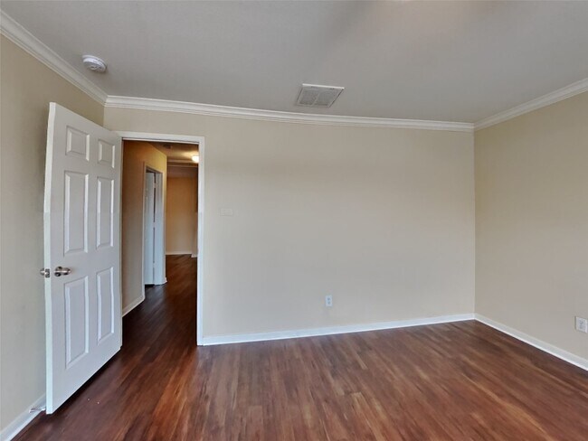 Building Photo - 8310 Wainwright Way