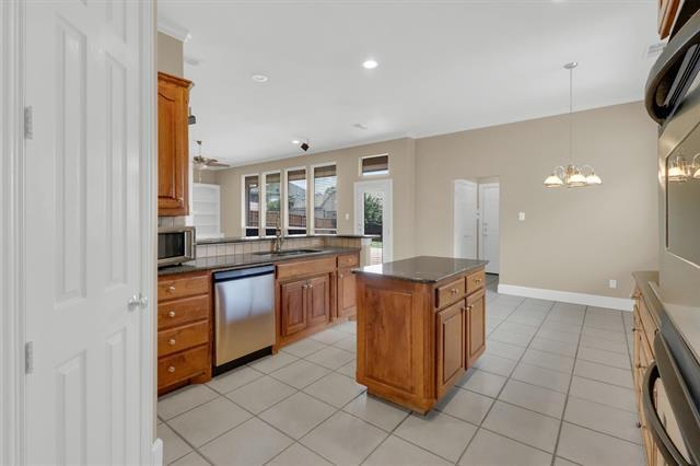 Building Photo - 7416 Hillshire Ln