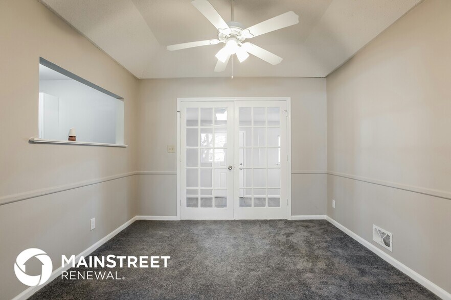 Building Photo - 12701 Crystal Ave