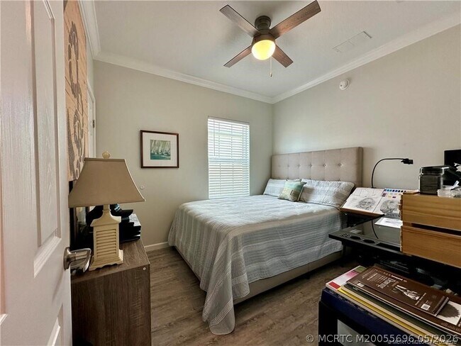 Building Photo - 352 NE Starboard Way