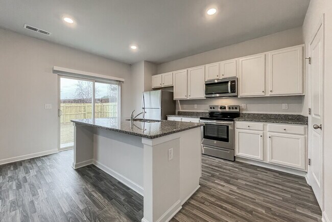 Building Photo - 327 Hamilton Pointe Dr