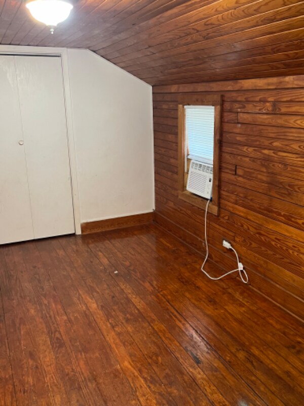 Building Photo - 608 Price St