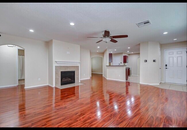 Building Photo - 3042 Thicket Path Way