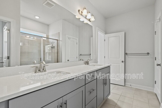 Building Photo - 165 Rowans Creek Dr