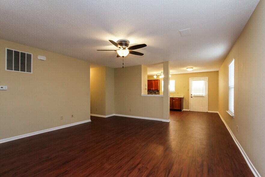 Building Photo - 2174 Providence Dr