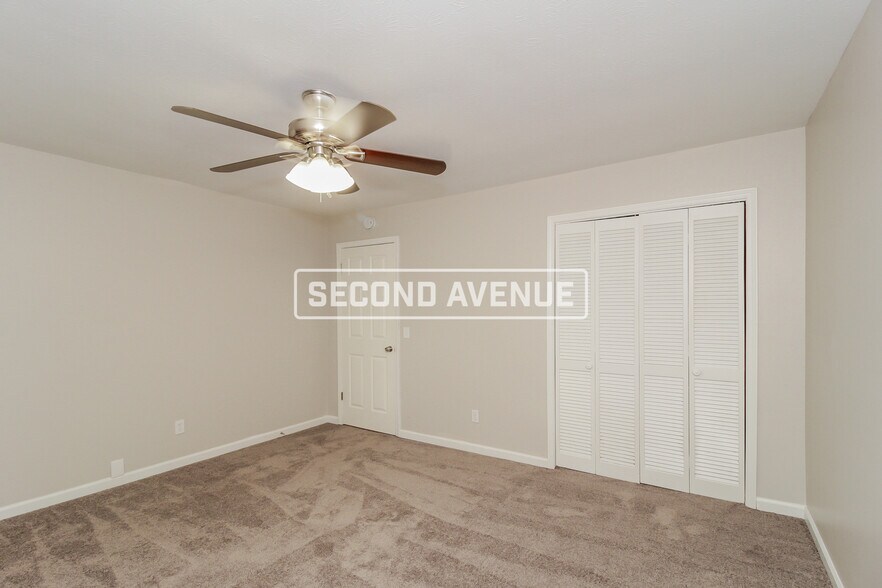 Building Photo - 67 Red Oak Dr