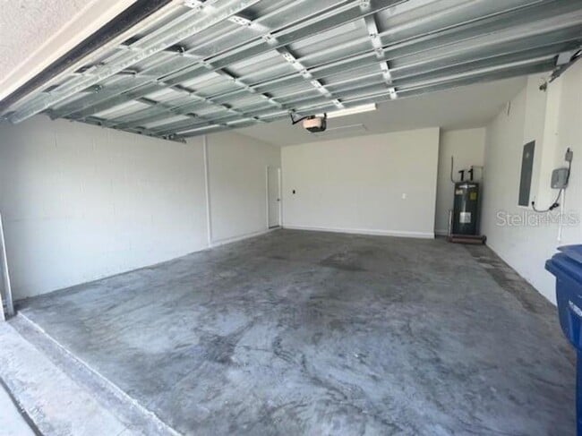 Building Photo - 32959 Sand Creek Dr