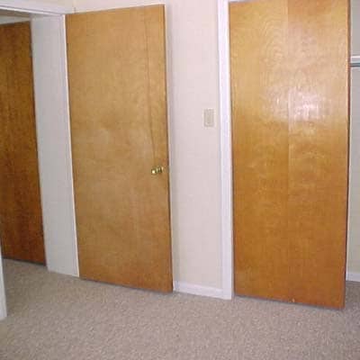 Master Bedroom - 415 Oak Dr