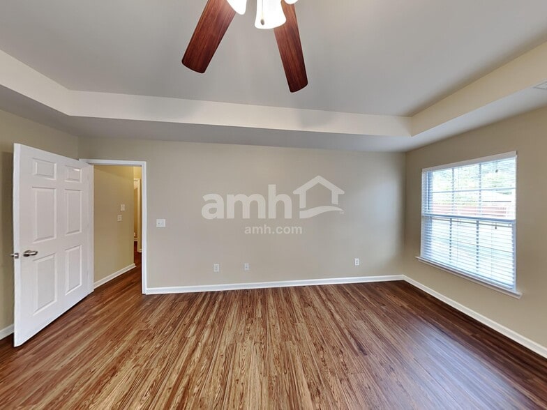 Building Photo - 7472 Riverland Dr