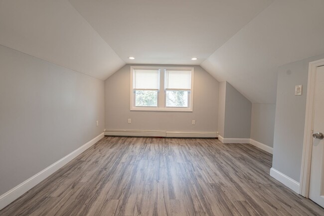 Building Photo - 12 Union Ave