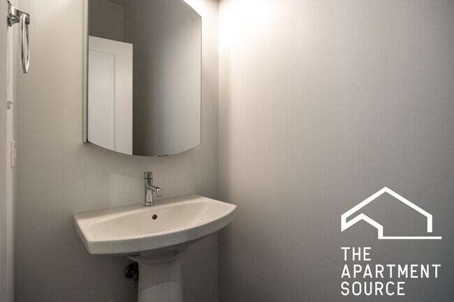 Building Photo - 1836 S Carpenter St