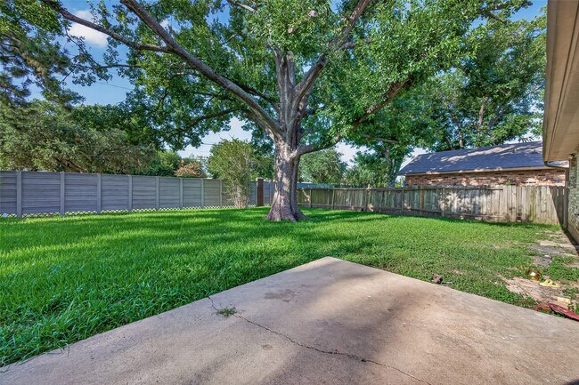 Building Photo - 19326 Leafwood Ln
