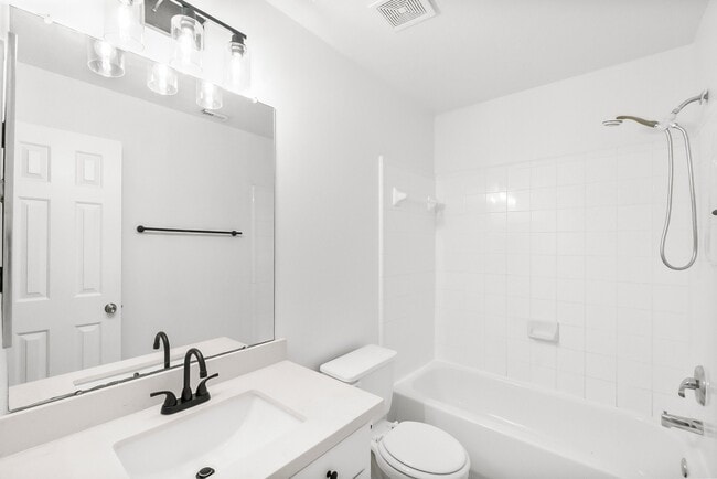 Building Photo - 302 Sentry Maple Pl