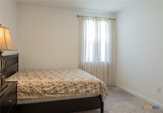 Building Photo - 14020 Neskar Dr