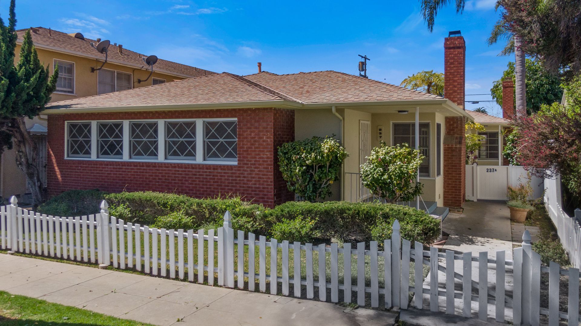 Building Photo - 237 Belmont Ave