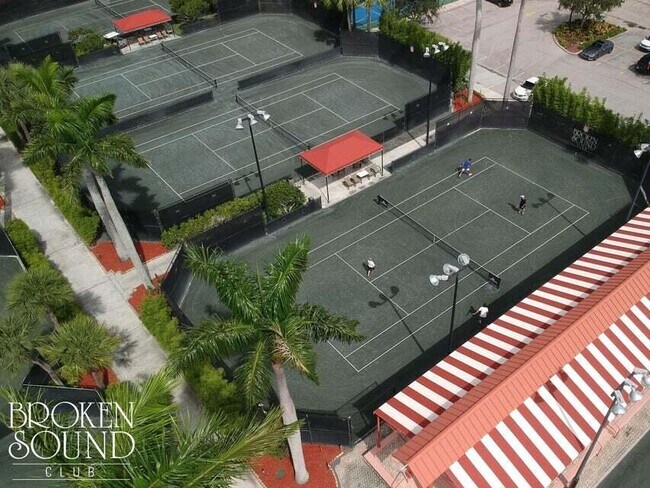 Building Photo - 6675 NW 25th Way