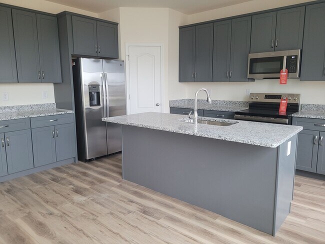 Building Photo - Brand New luxury home! Close to Delaware beaches