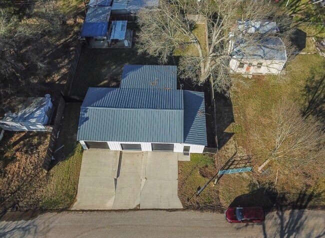 Building Photo - 10864 Pecan St