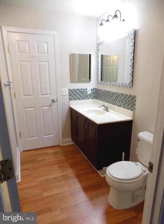 Building Photo - 2056 Quaker Way