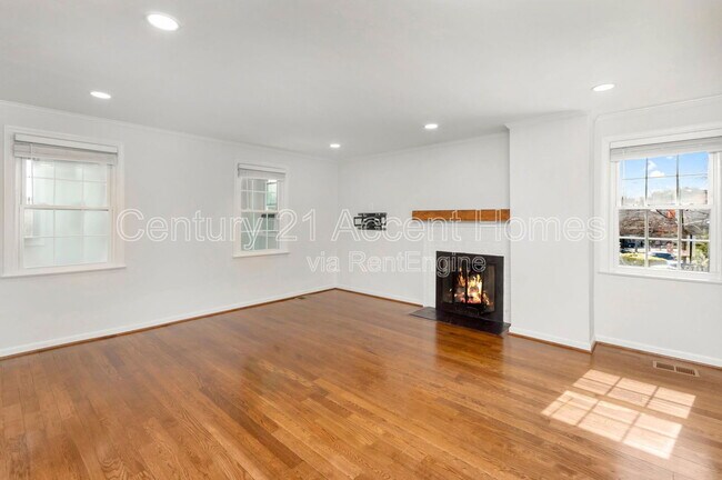 Building Photo - 5026 23rd St S