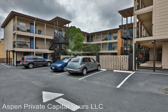 Building Photo - 920 E 40th St