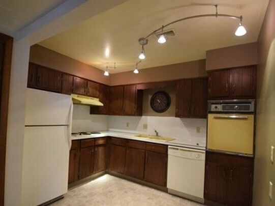 Building Photo - 428 Deldona Dr